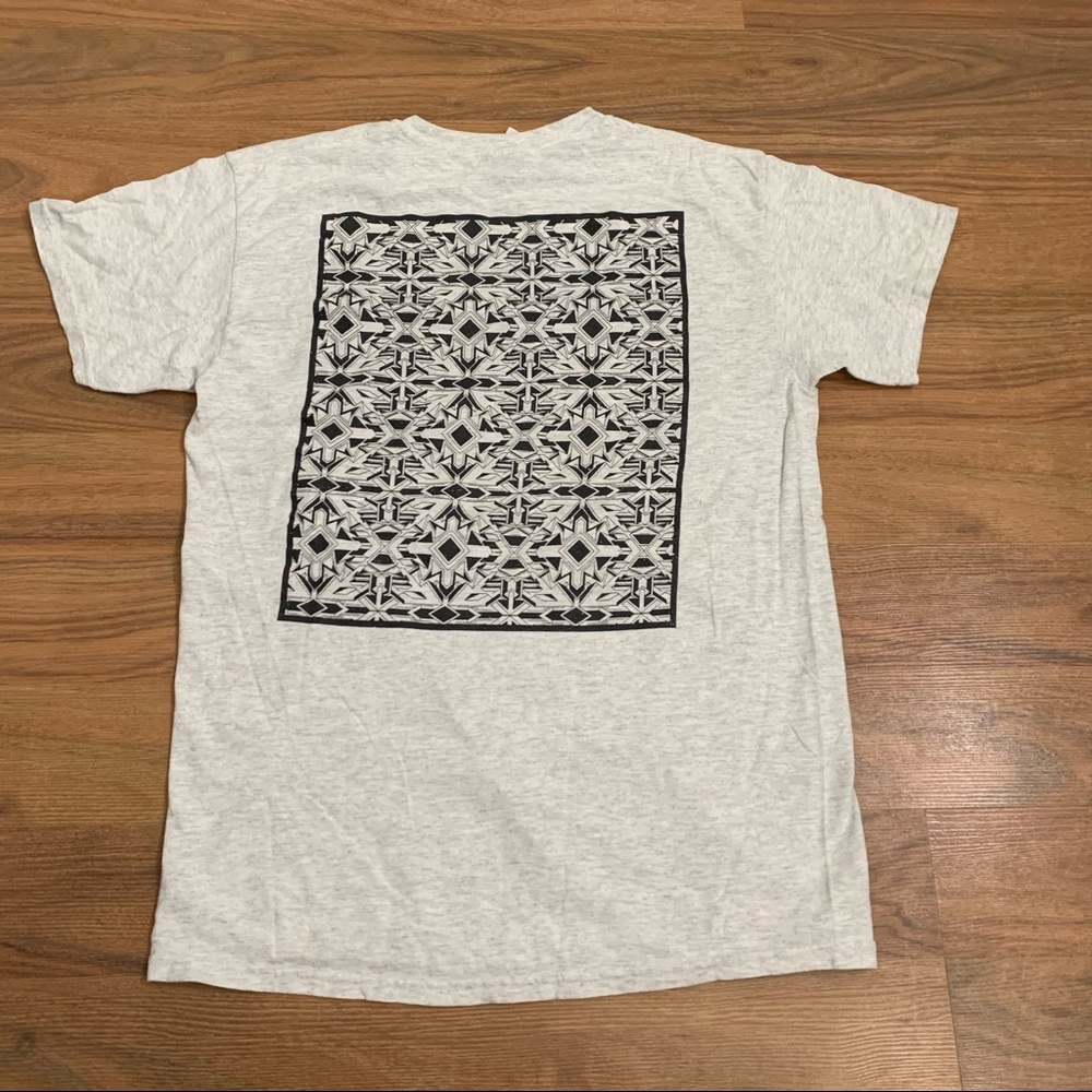 Geometric Pattern Graphic Tee Tessalated Design A… - image 3